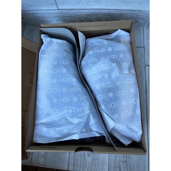 UGG GoldenCush Black Sneakers Women's Size 12/Men's 11 (All Gender) 1152790W NEW - Picture 6 of 8